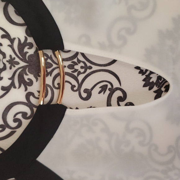 New York & Company Woman's Top EUC - Picture 4 of 7